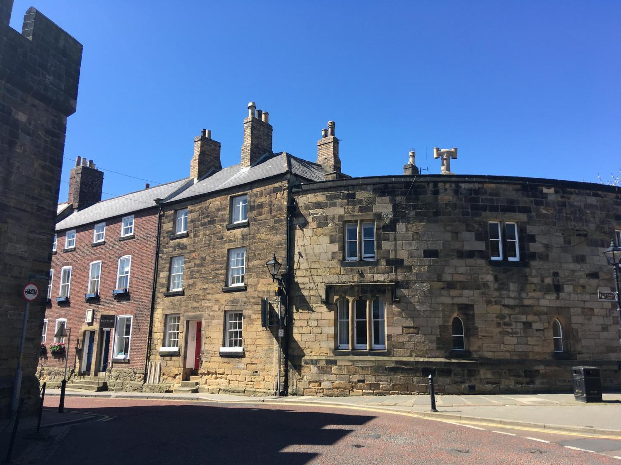 Castle Retreat - Luxury Apartment Opposite Alnwick Castle Екстериор снимка