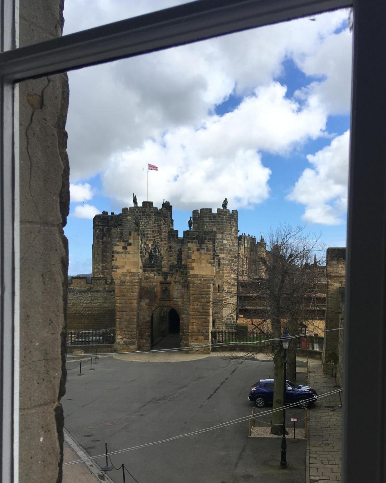 Castle Retreat - Luxury Apartment Opposite Alnwick Castle Екстериор снимка